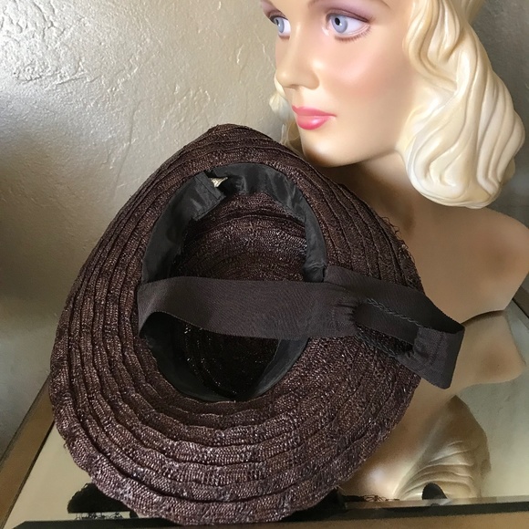 CHIC 1940\'s BROWN TILT HAT WITH FUCHSIA VELVET FLOWERS & MATCHING VEIL